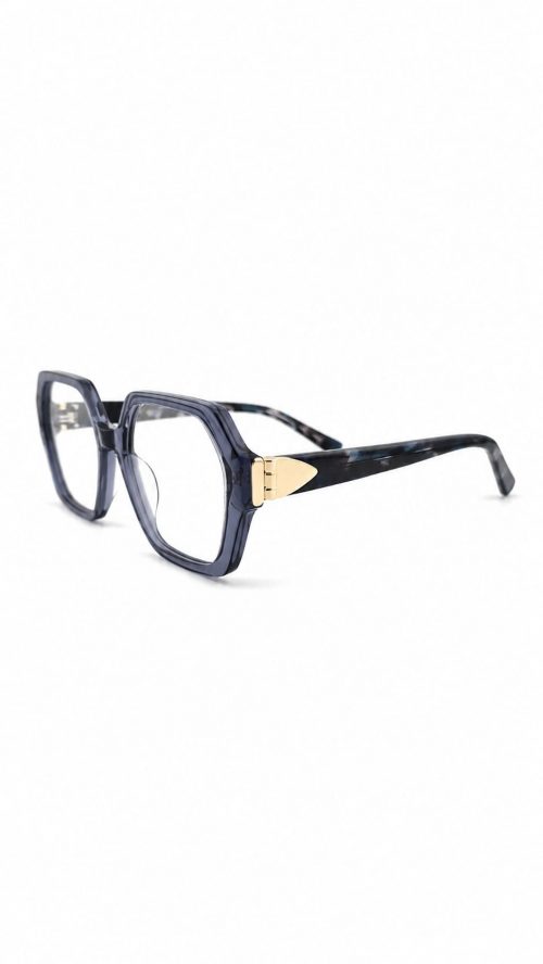 Modell Feellens Claudie