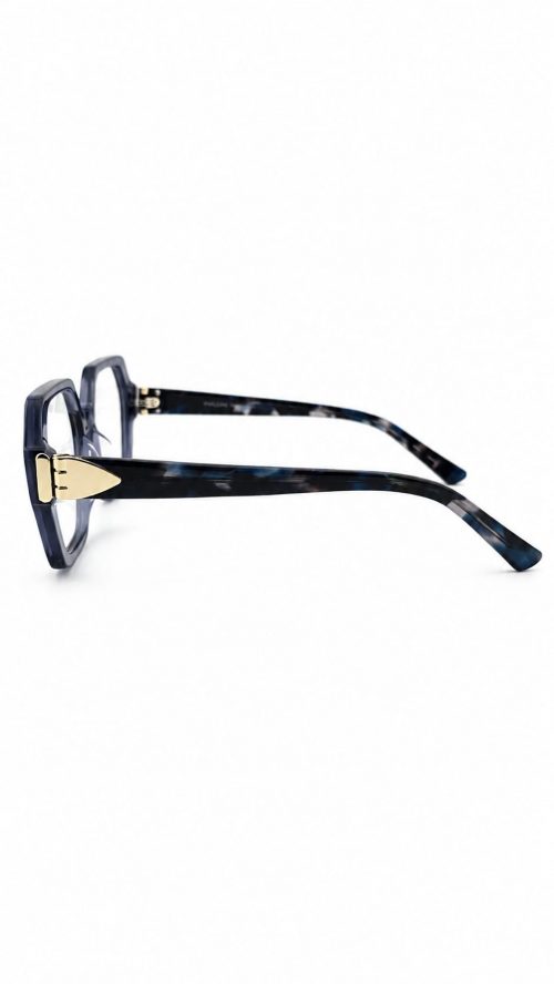 Modell Feellens Claudie